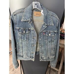 Levi's Vintage Women's Classic Blue Denim Jean Jacket Size M